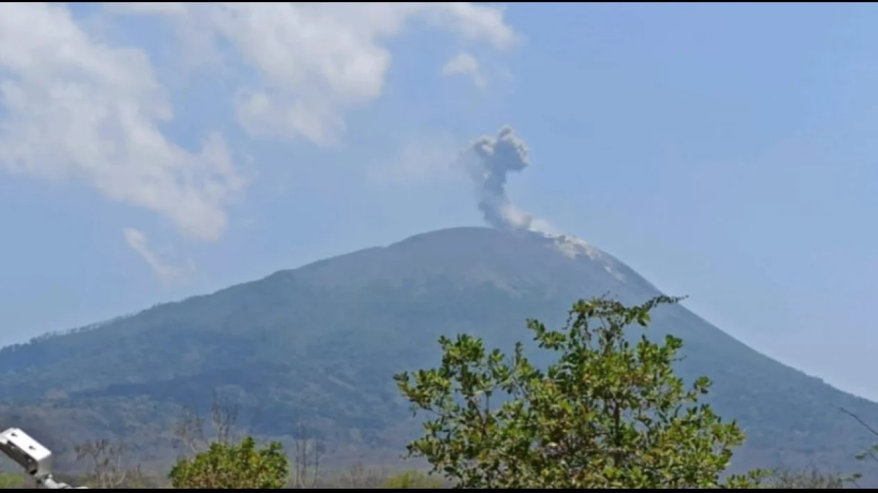 Hari Ini Gunung IlI