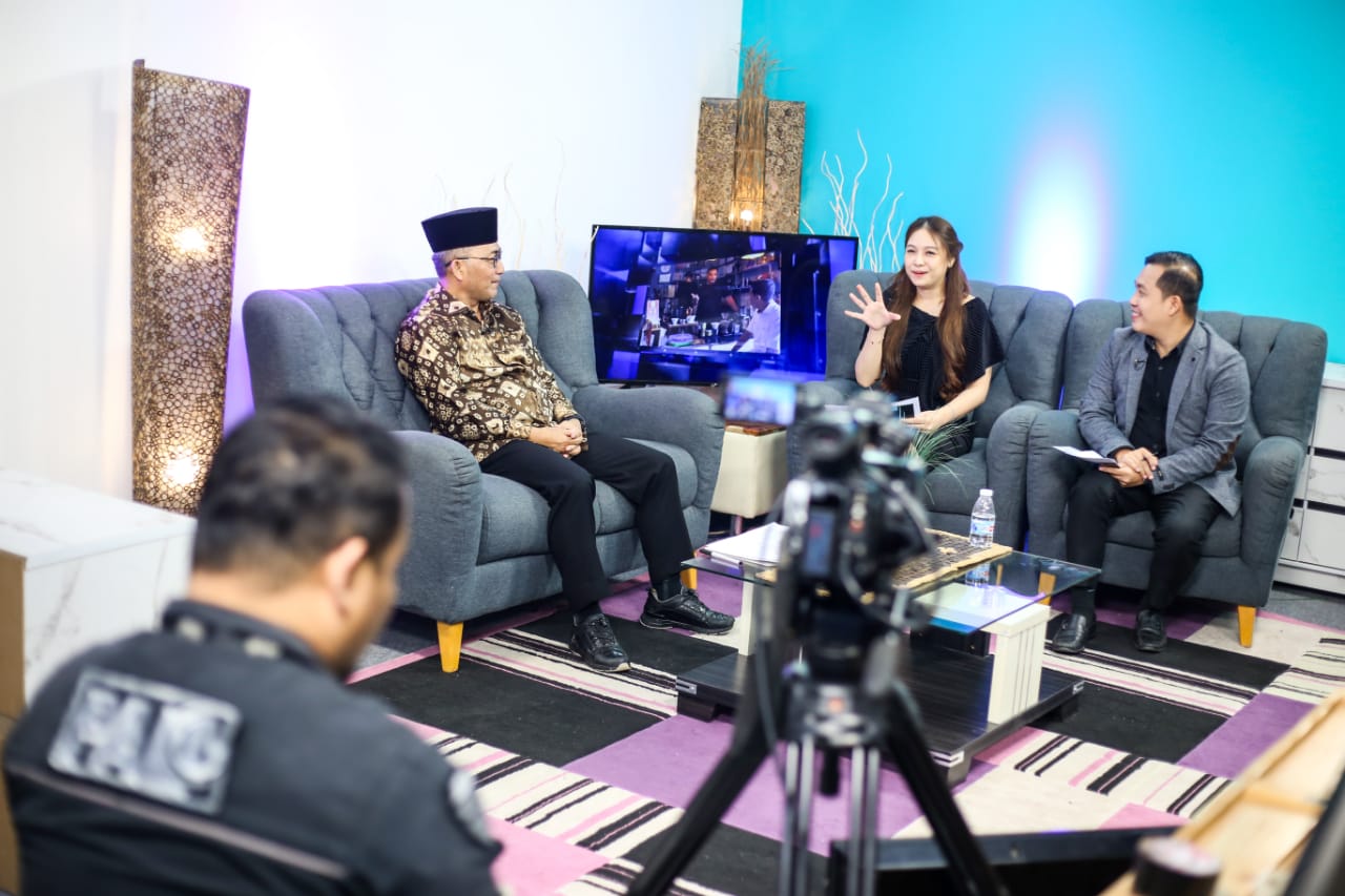 Jadi Narasumber Talk Show Pal TV Pj Bupati Sebut Program Bantu Umak