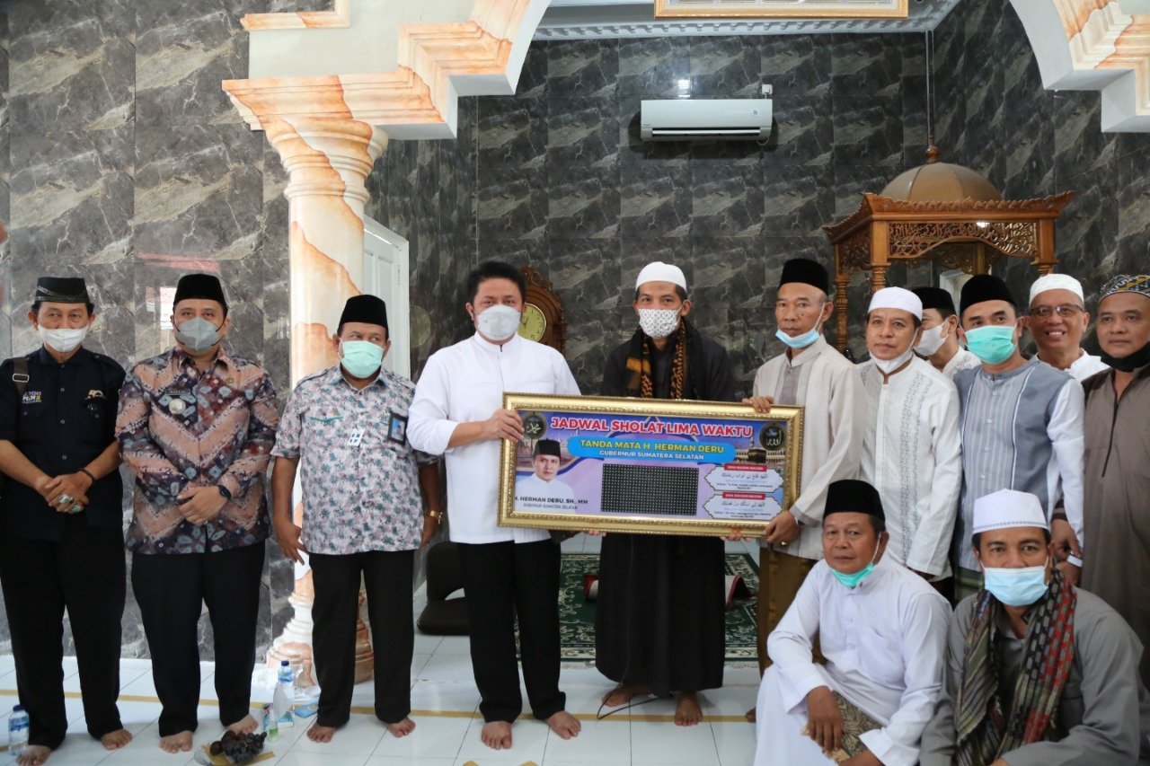 Herman Deru Bantu Perkembangan Masjid Al Muhajirin Komplek BSI ...