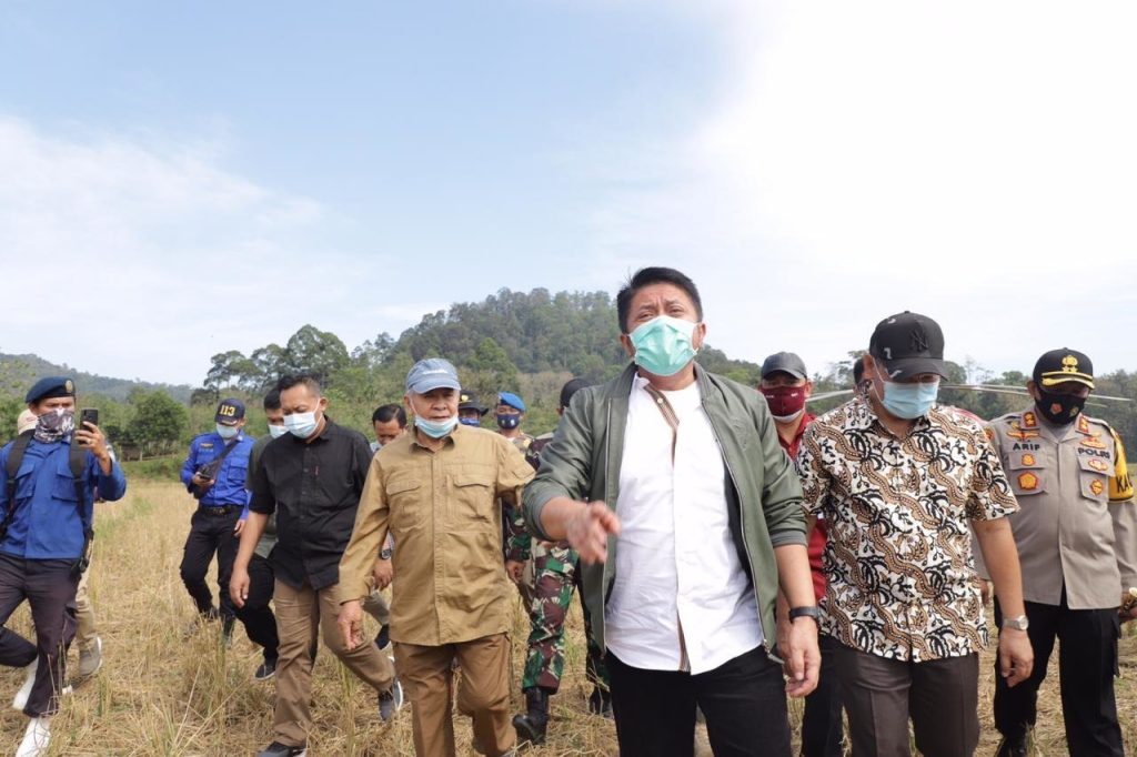 Bonceng Bupati OKU, Herman Deru Tinjau Dan Bantu Pembangunan Masjid ...