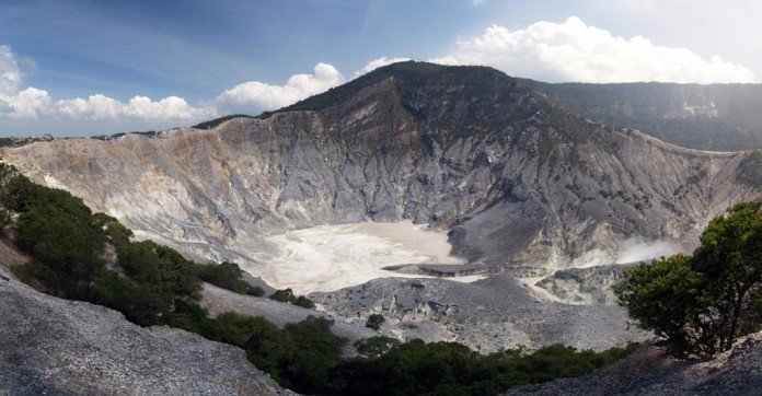 Cerita Sangkuriang dan Asal Usul Gunung Tangkuban Perahu